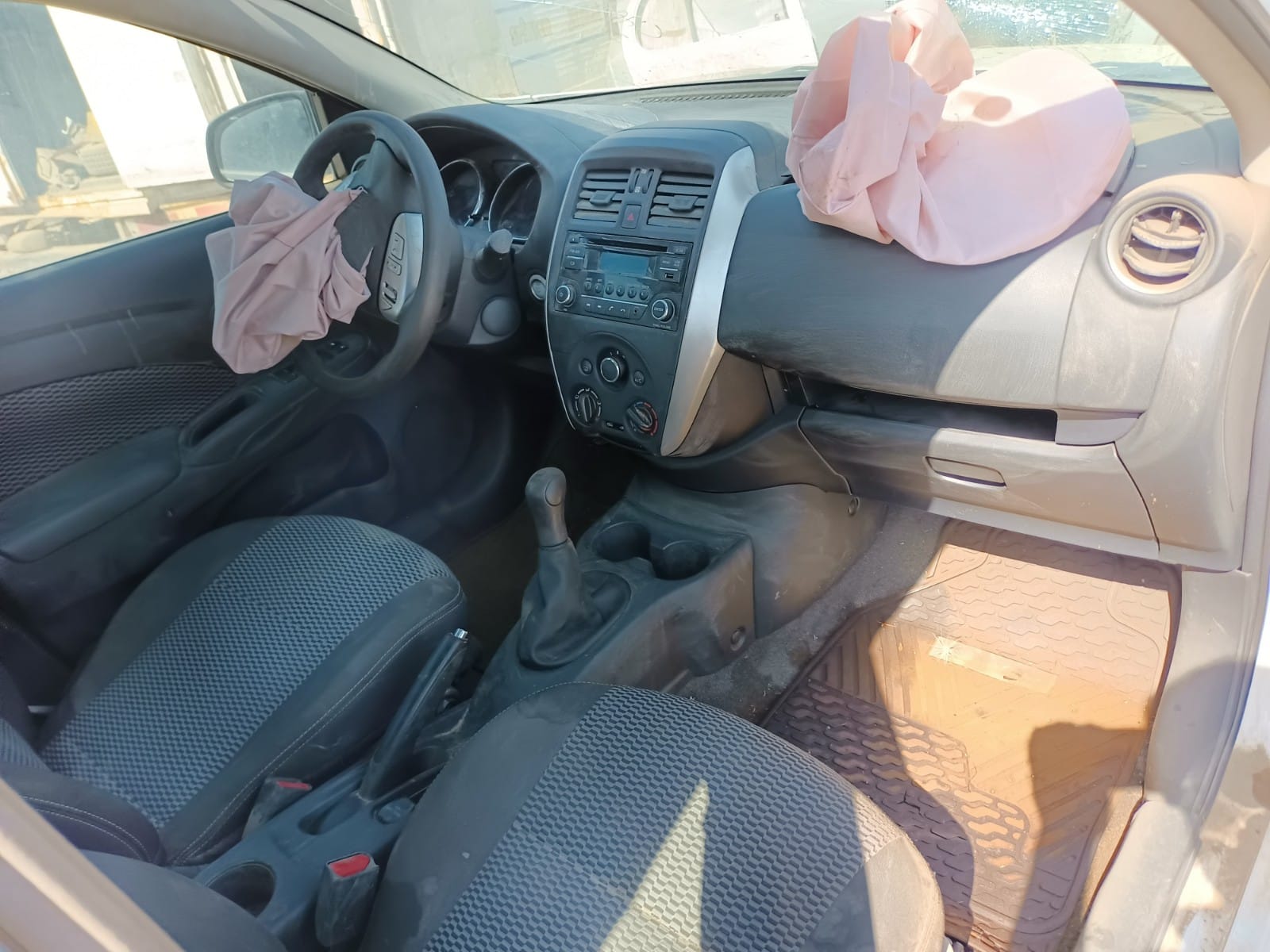  Nissan VERSA 2013    EN DESARME